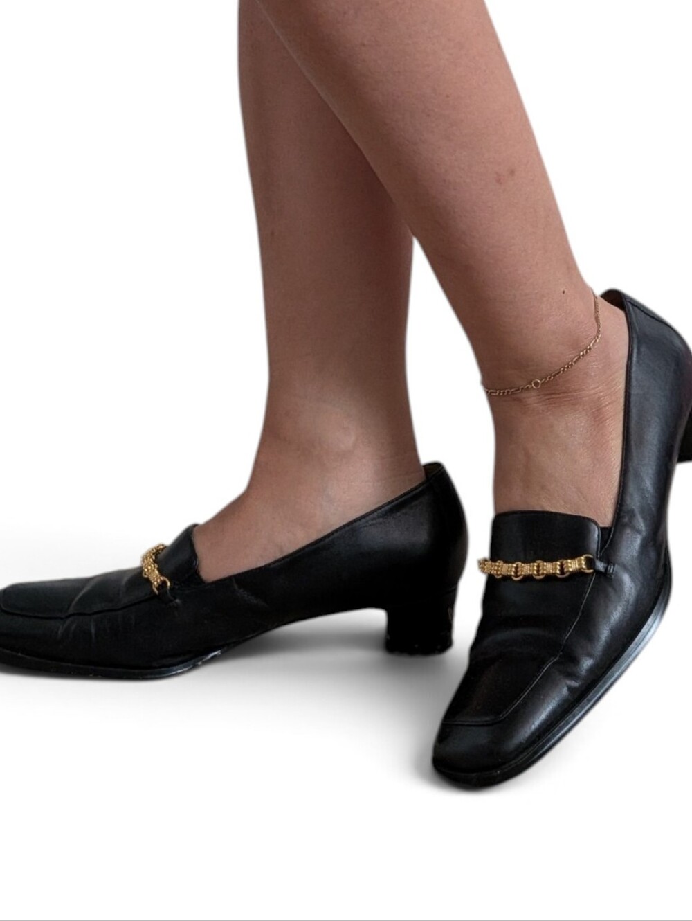 Anne Klein 2 Vintage Black Leather Gold Chain Loafers